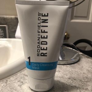 Rodan & Fields Redefine Daily Cleansing Mask